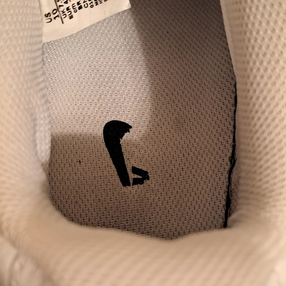 Women's Nike Court sneakers GUC